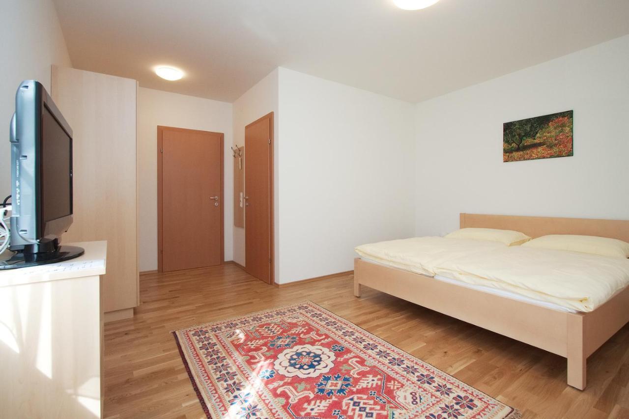 Pension Kirchenblick Tulln An Der Donau Bagian luar foto