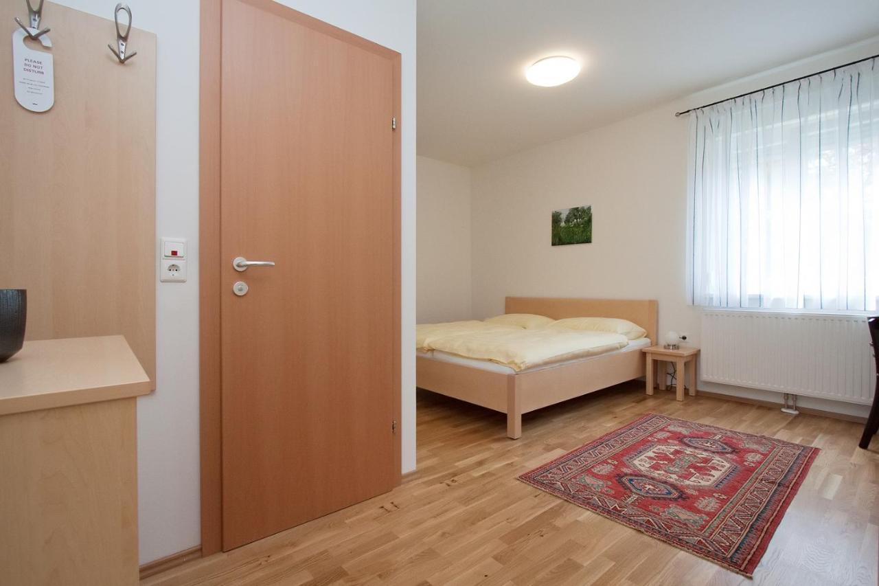 Pension Kirchenblick Tulln An Der Donau Bagian luar foto